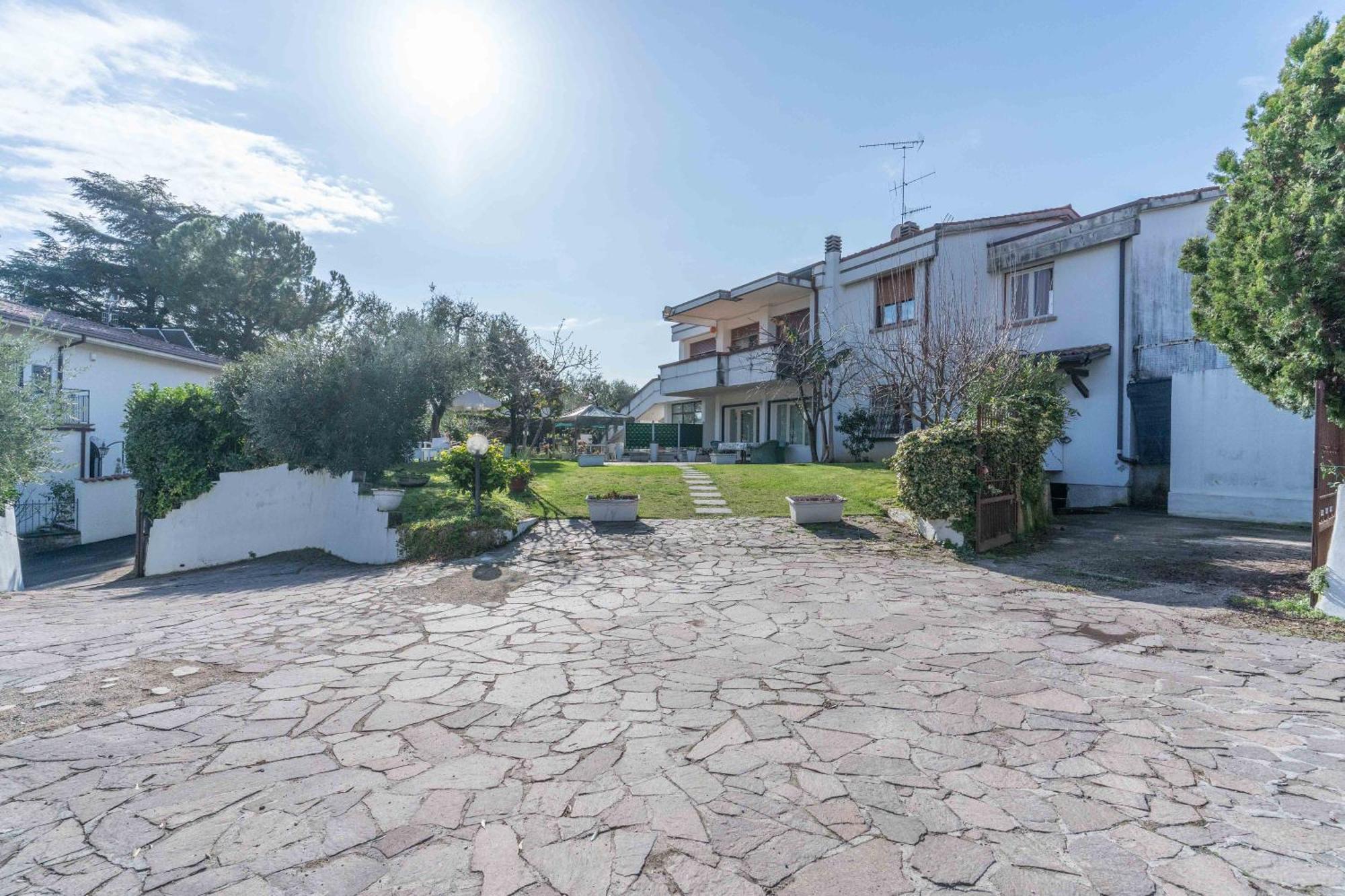 דירות Ampia Dimora A Salo Con Parcheggio E Giardino מראה חיצוני תמונה